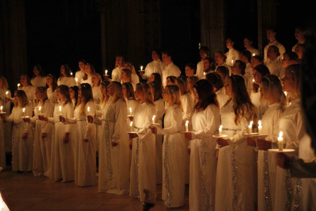 Lucia kor som synger i Nidarosdomen