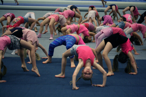 Barn som turner ved Trondhjems Turnforening